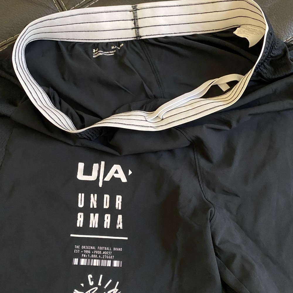 Under Armour Knit Performance Training Shorts in Black - Picture 2 of 3